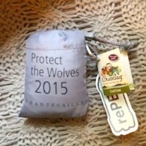 *HOST PICK* ChicoBag Protect the Wolves Chantecaille rePETe Bag *NEW*